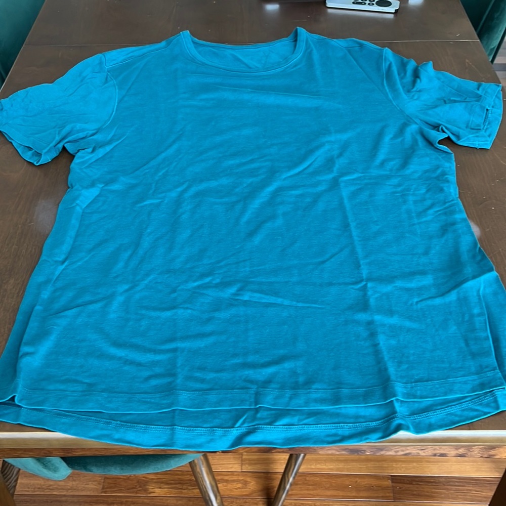 🍋 Lululemon shirt